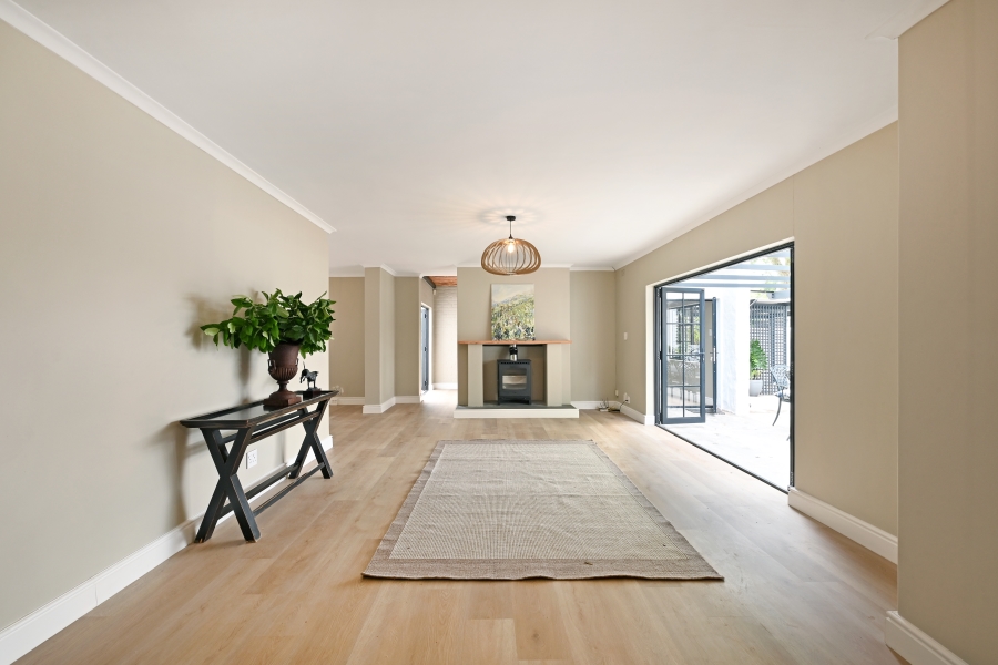 To Let 5 Bedroom Property for Rent in Newlands Western Cape